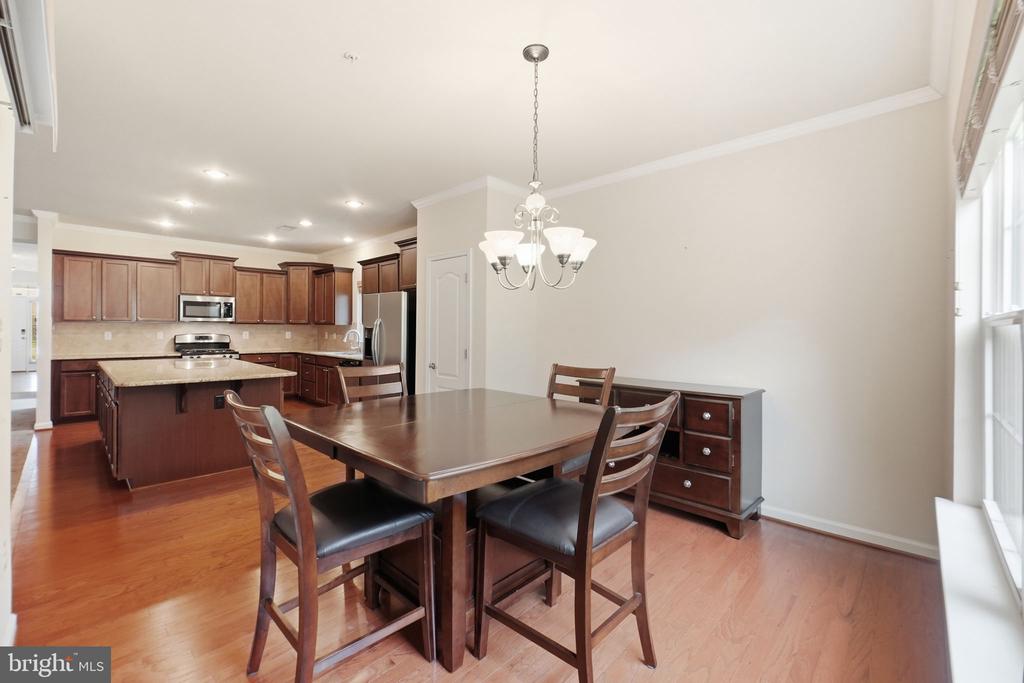 4873 PEPPERWOOD COURT