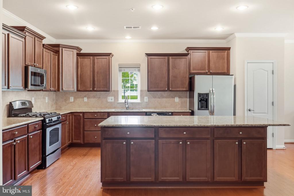 4873 PEPPERWOOD COURT