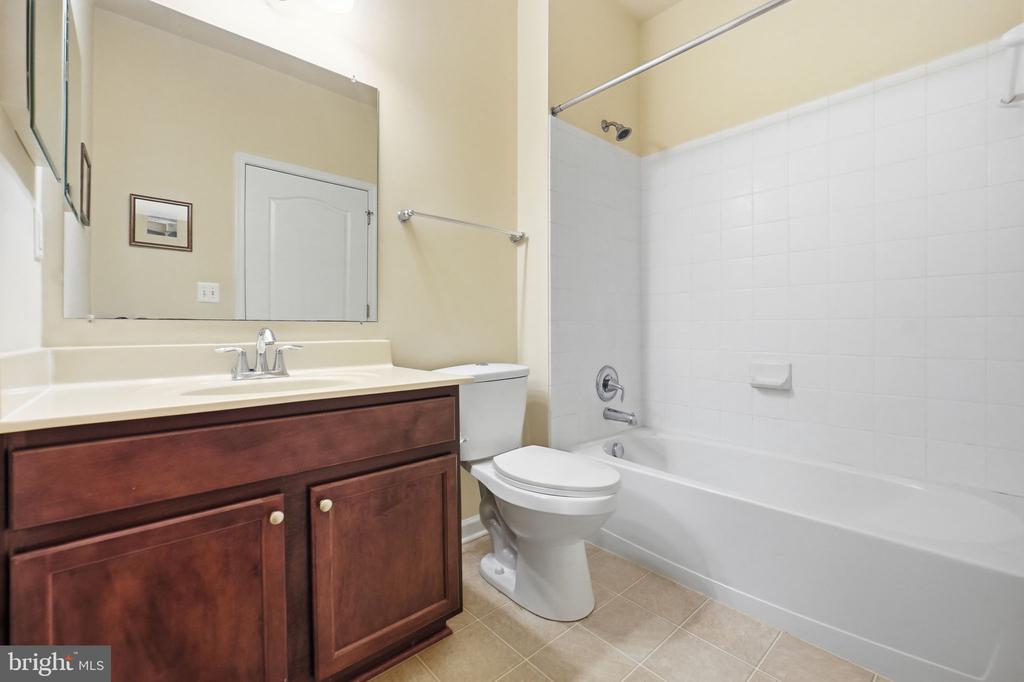 4873 PEPPERWOOD COURT