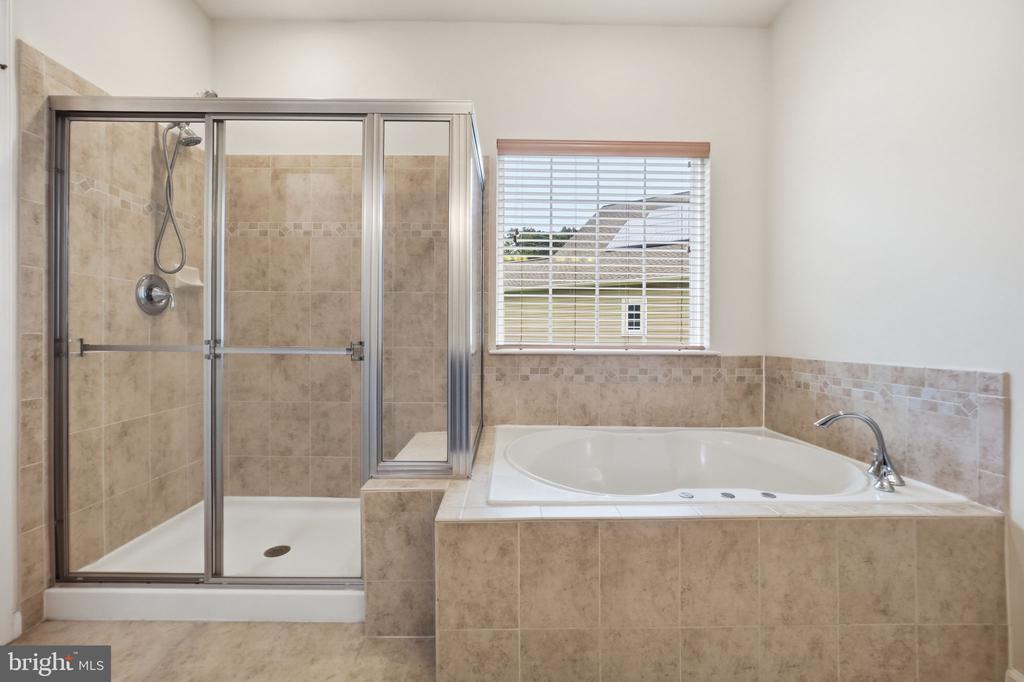 4873 PEPPERWOOD COURT