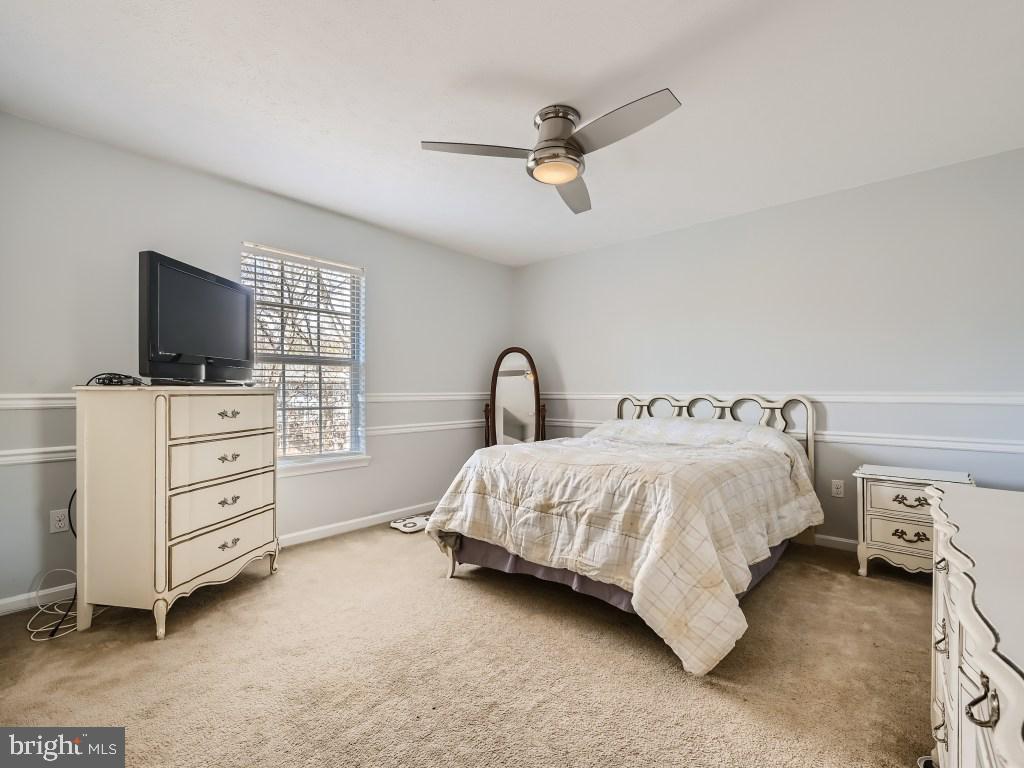 542 CROSSBRIDGE DRIVE