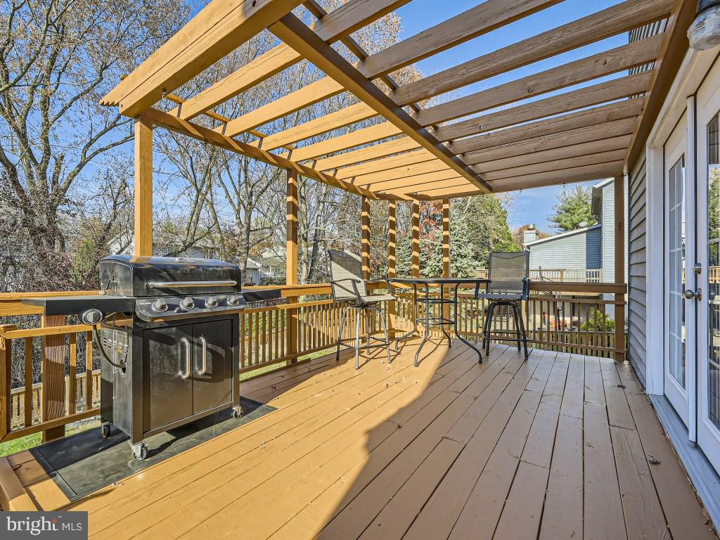 542 CROSSBRIDGE DRIVE