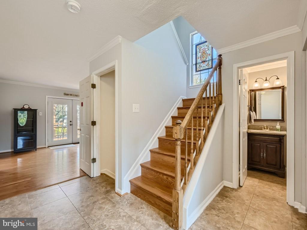 542 CROSSBRIDGE DRIVE