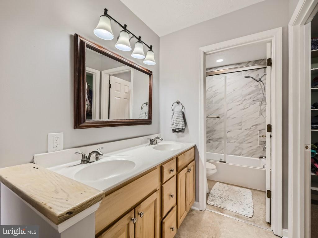 542 CROSSBRIDGE DRIVE