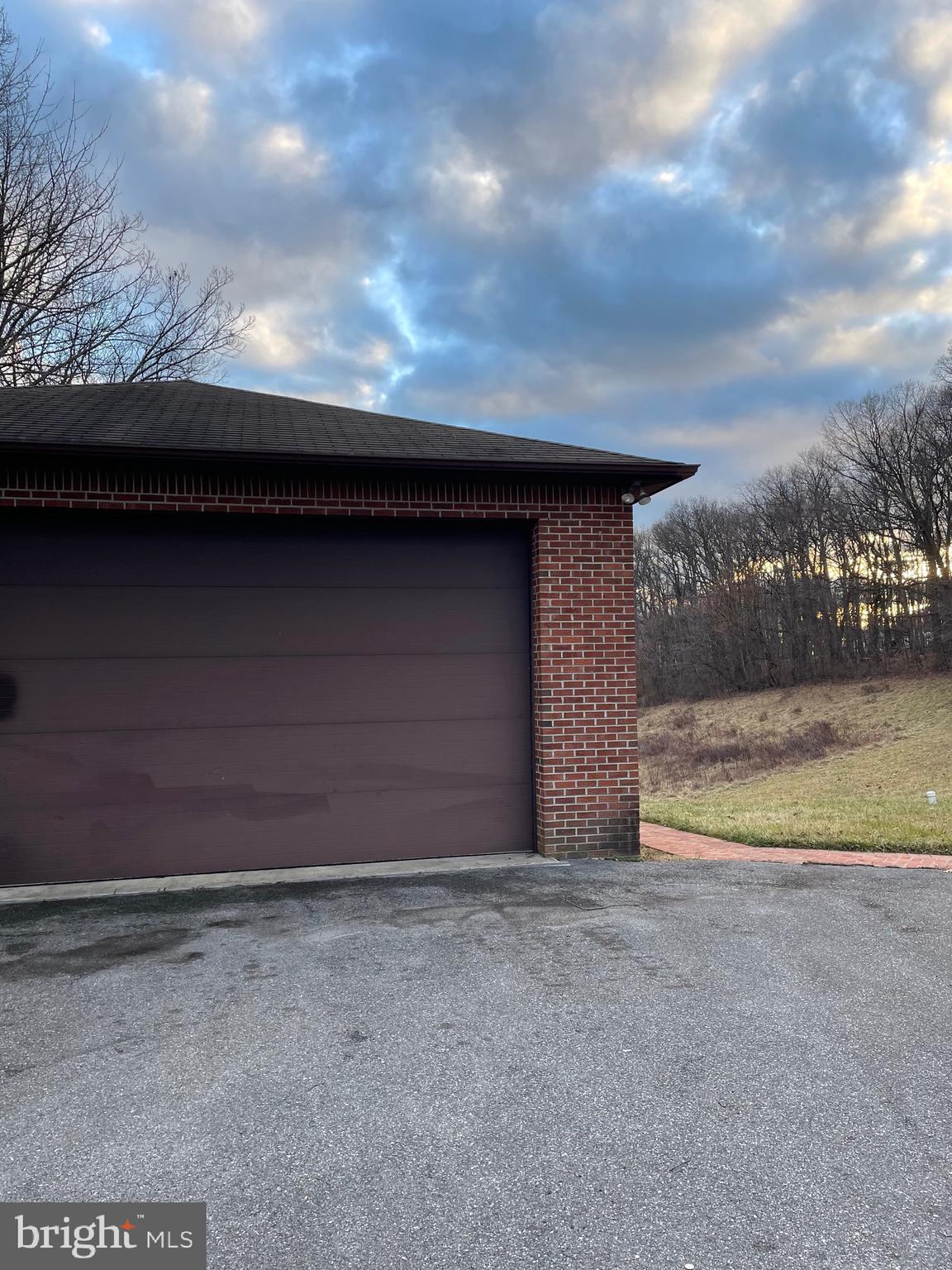 1276 PINCH VALLEY ROAD GARAGE APT