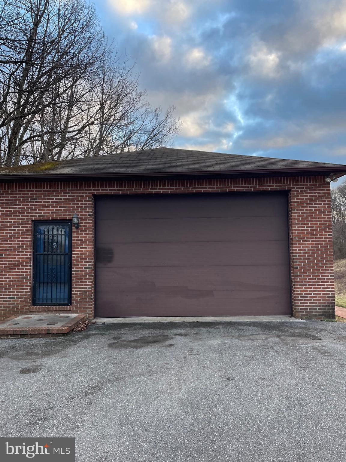 1276 PINCH VALLEY ROAD GARAGE APT