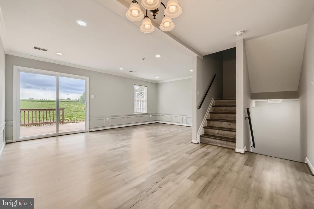 678 BOXWOOD DRIVE