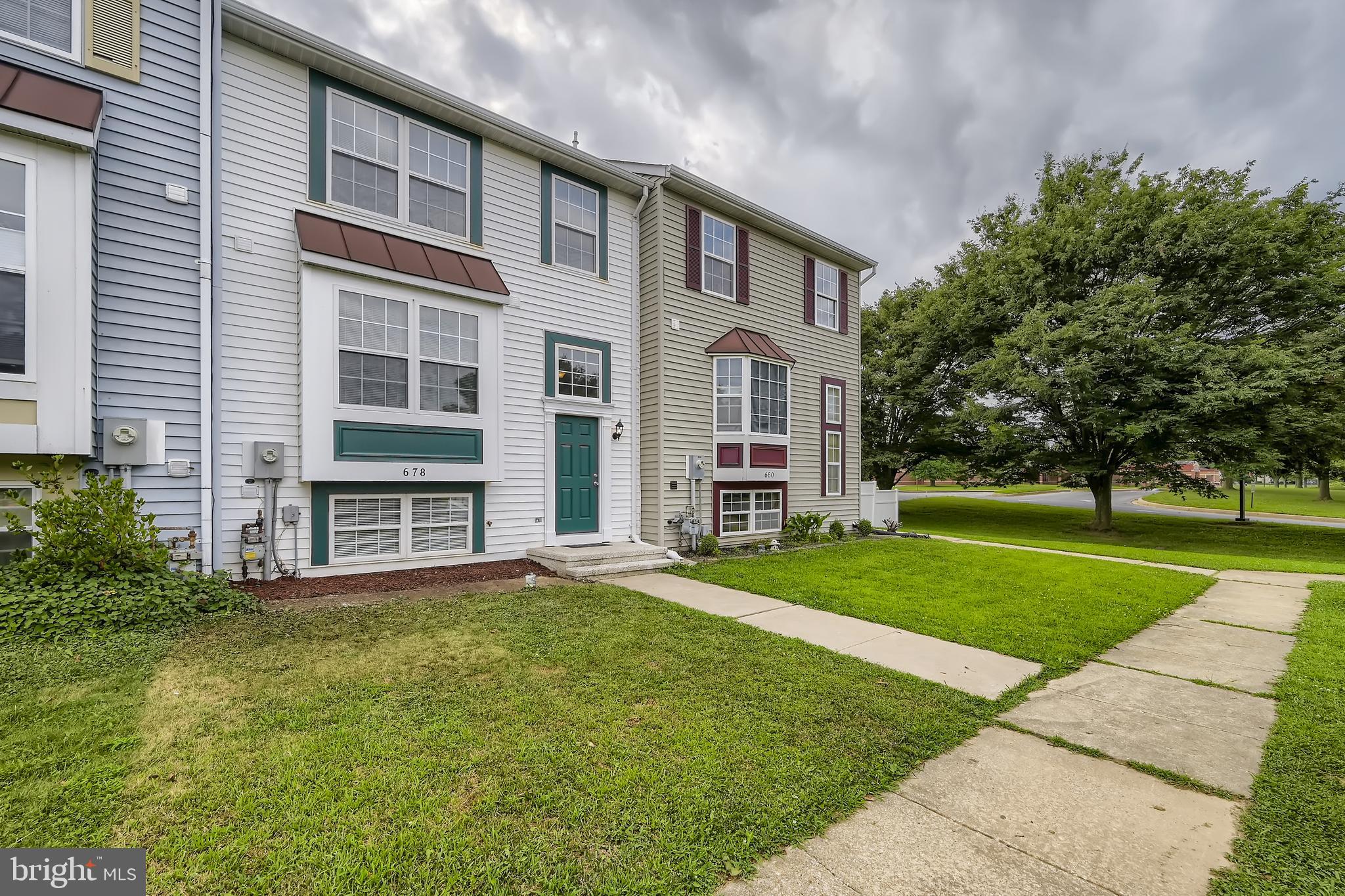 678 BOXWOOD DRIVE