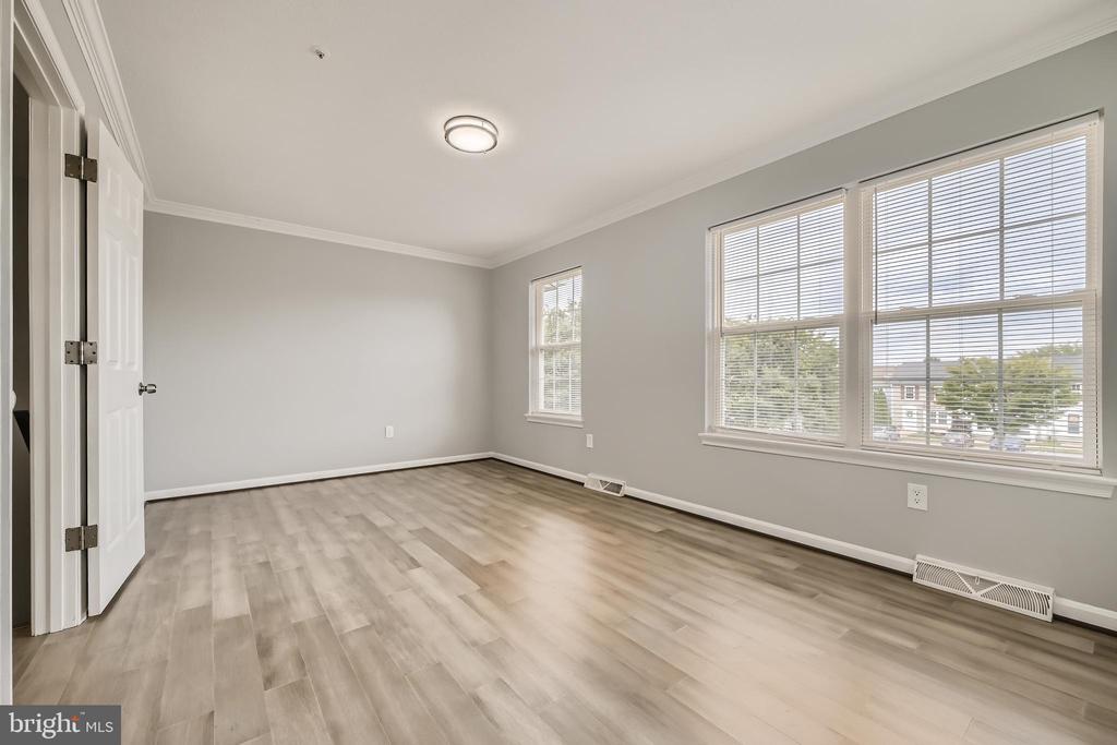 678 BOXWOOD DRIVE