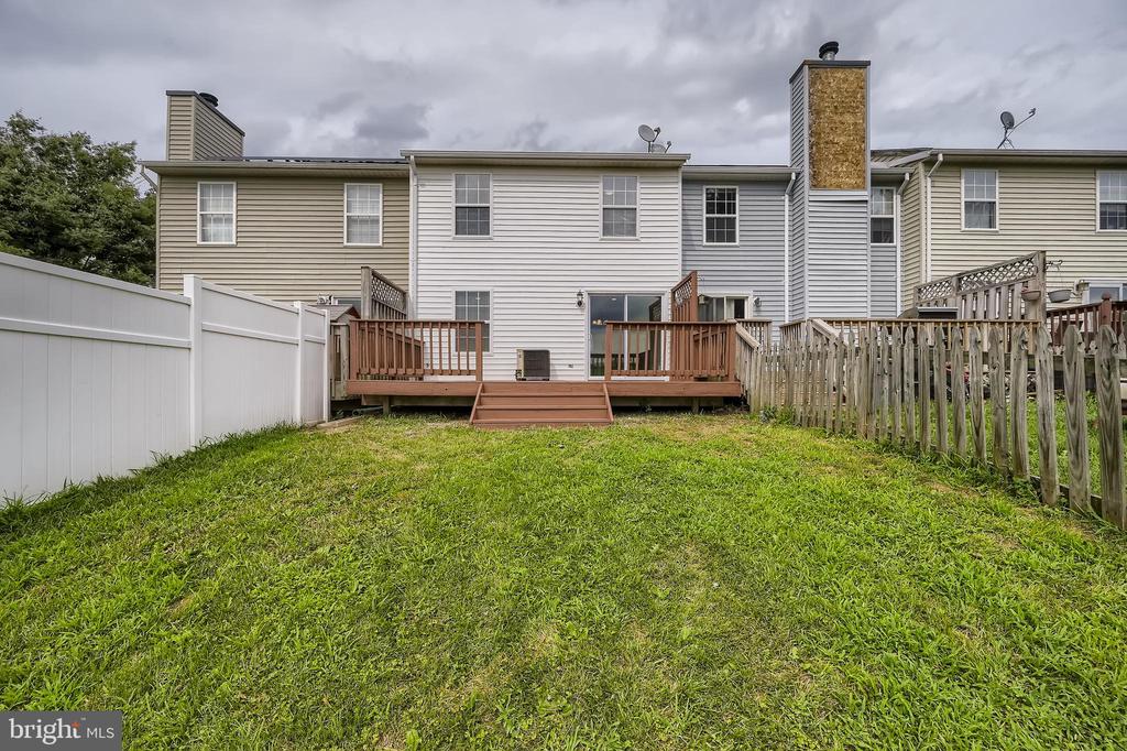 678 BOXWOOD DRIVE