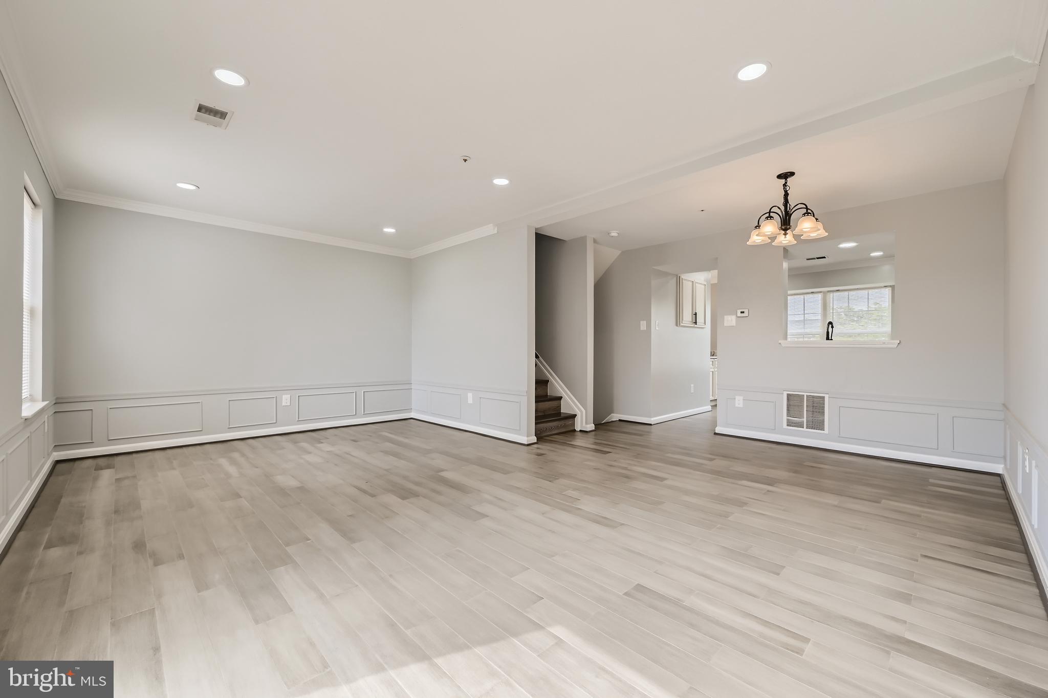 678 BOXWOOD DRIVE