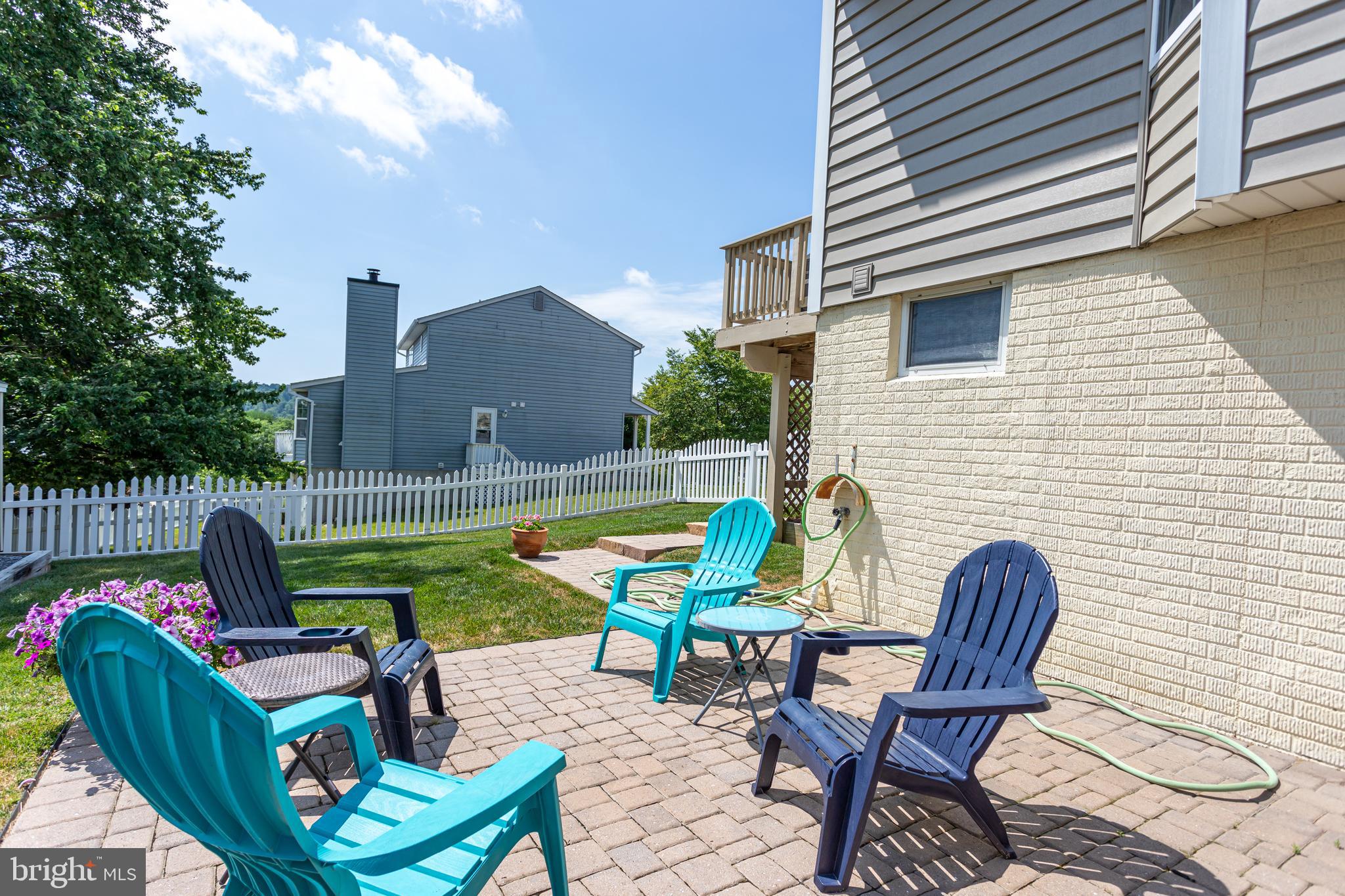 678 WINDSOR DRIVE