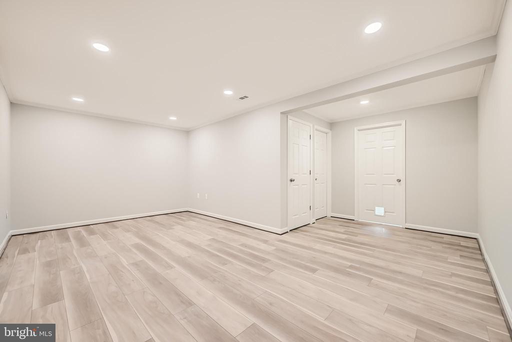 948 GAMING SQUARE