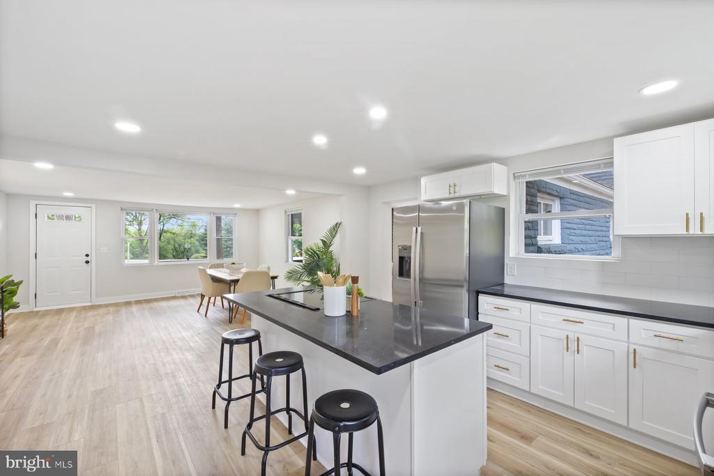 1024 CHERRYTOWN ROAD