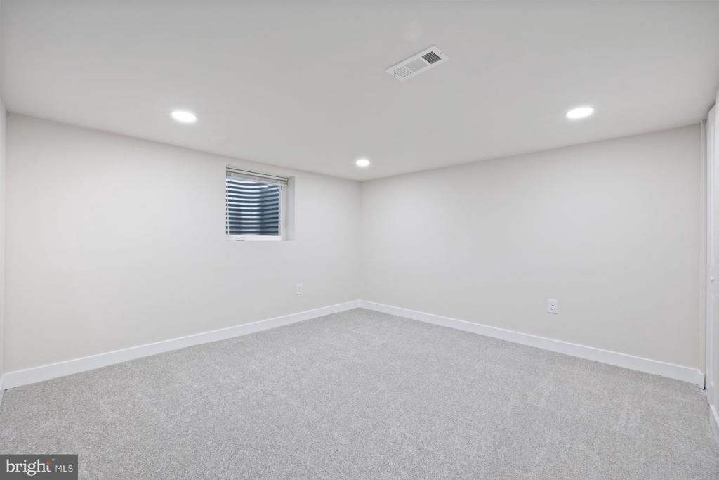 1024 CHERRYTOWN ROAD