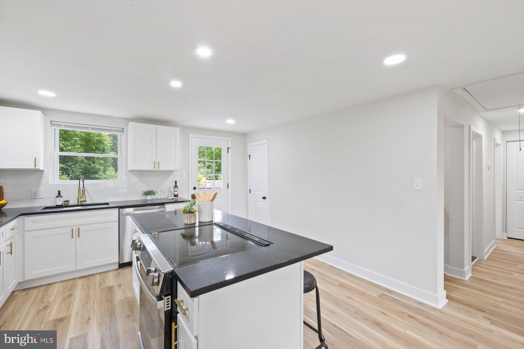 1024 CHERRYTOWN ROAD