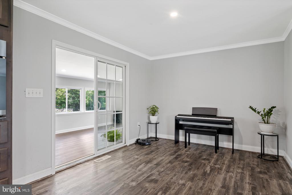 108 TAFT TERRACE