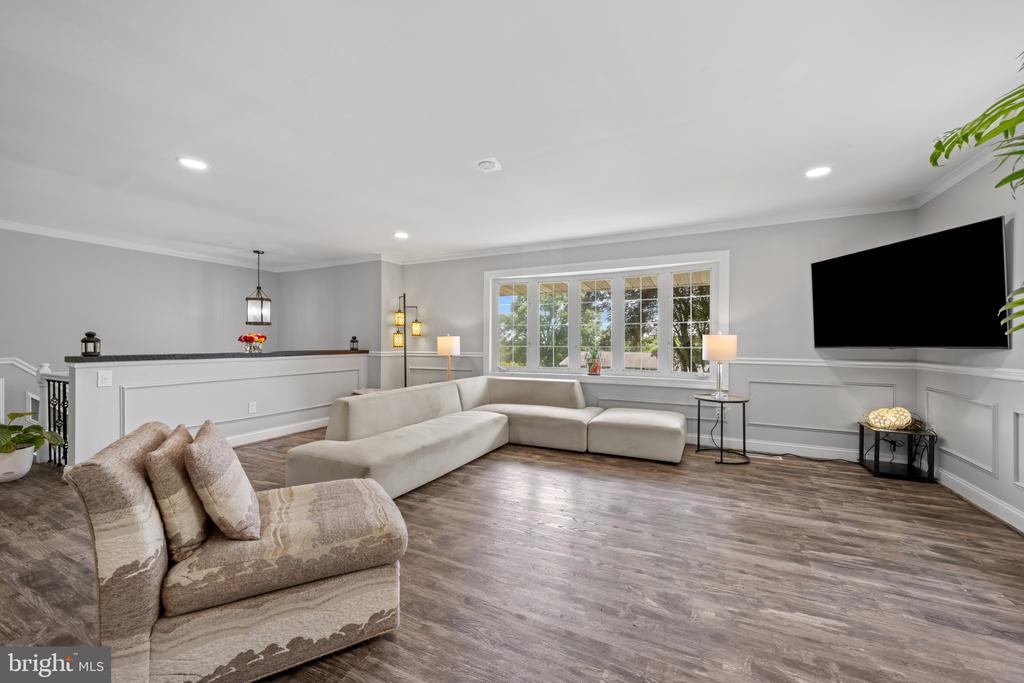 108 TAFT TERRACE