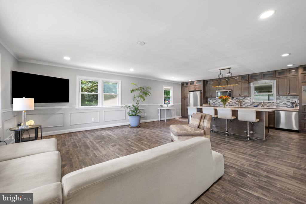108 TAFT TERRACE
