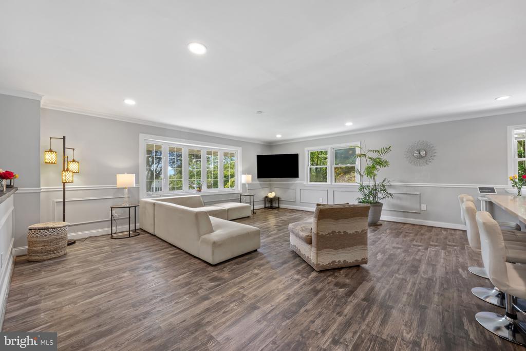 108 TAFT TERRACE