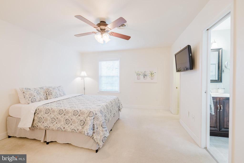 302 AVALON LANE