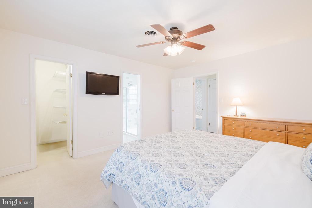 302 AVALON LANE