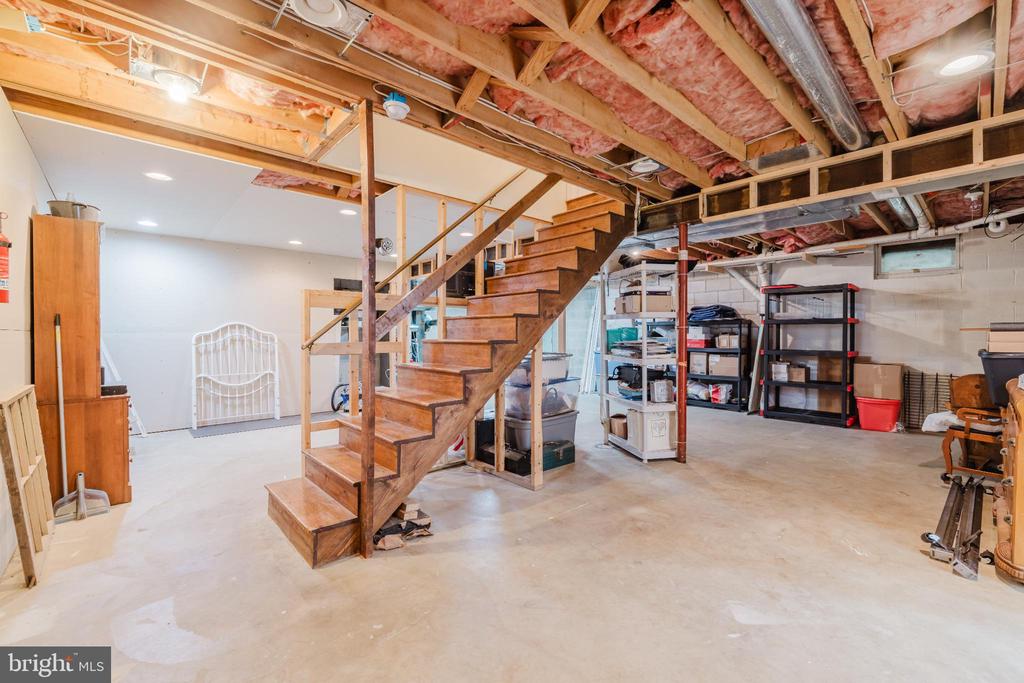 302 AVALON LANE