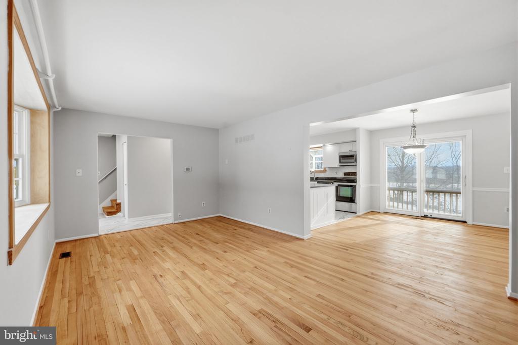 2315 SANDEL LANE