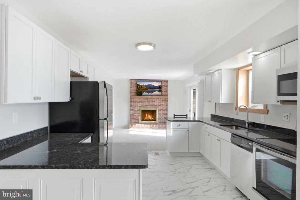 2315 SANDEL LANE