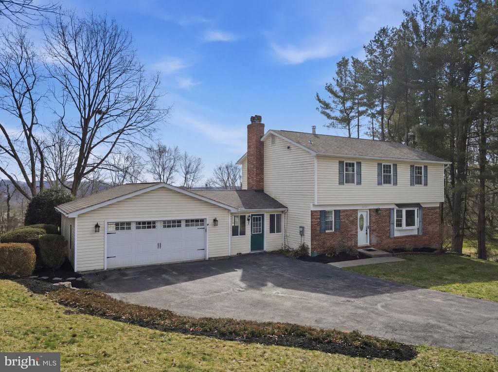 2315 SANDEL LANE
