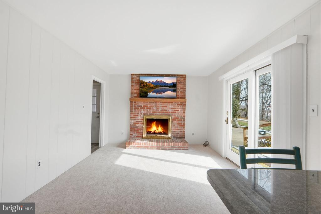 2315 SANDEL LANE