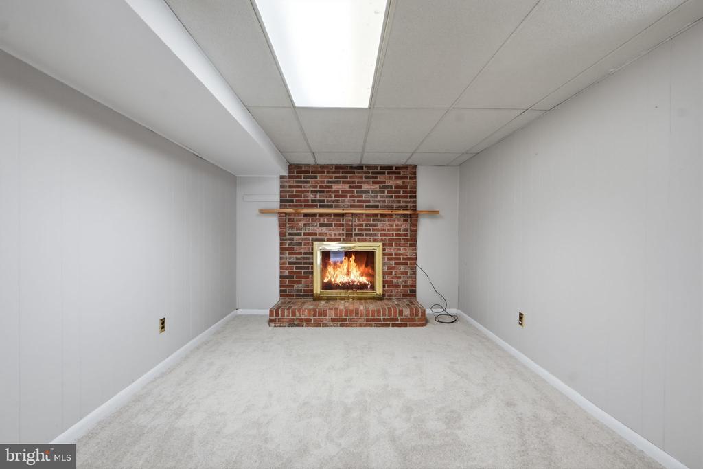 2315 SANDEL LANE