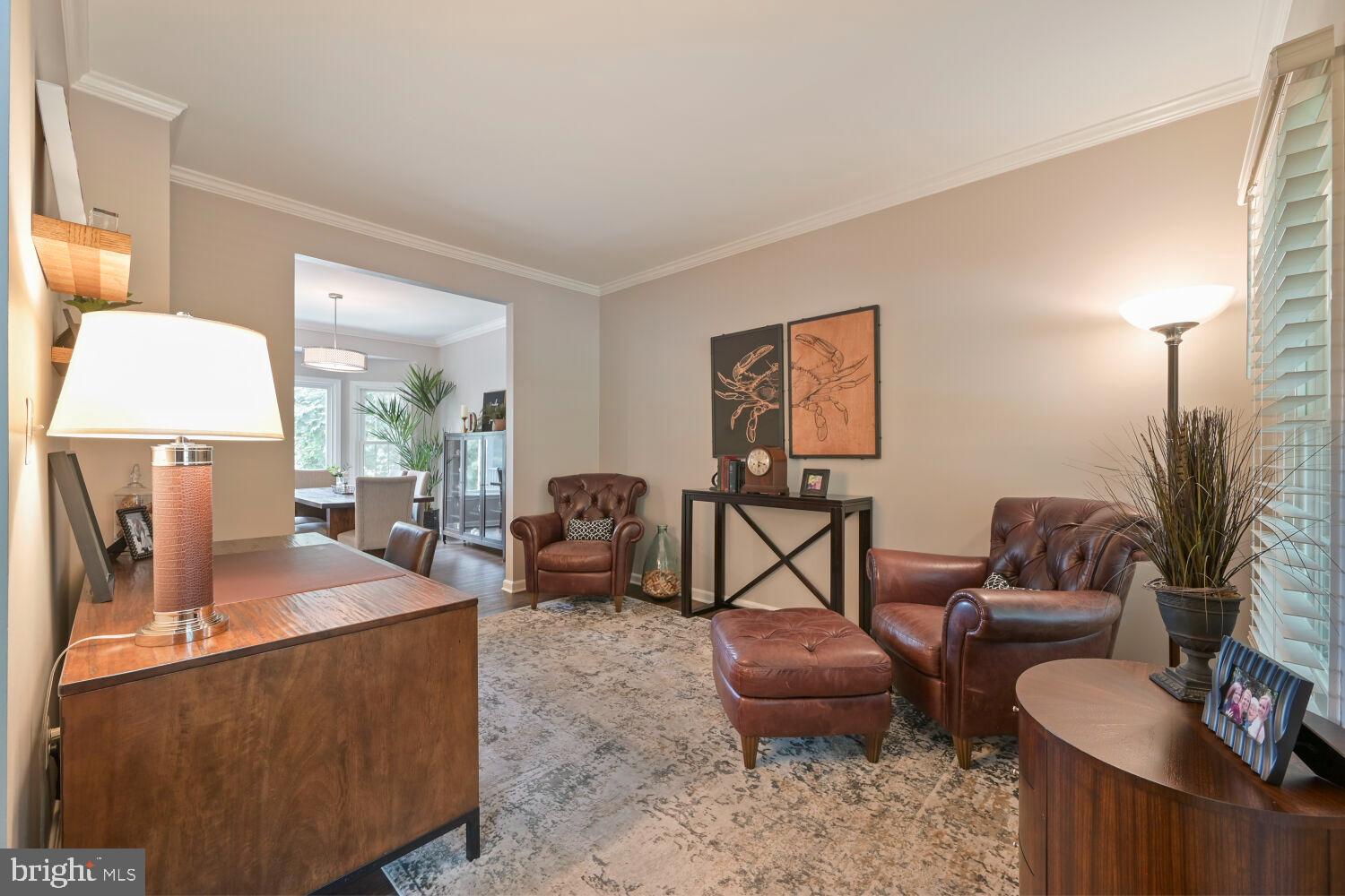 2074 HAMMOND AVENUE