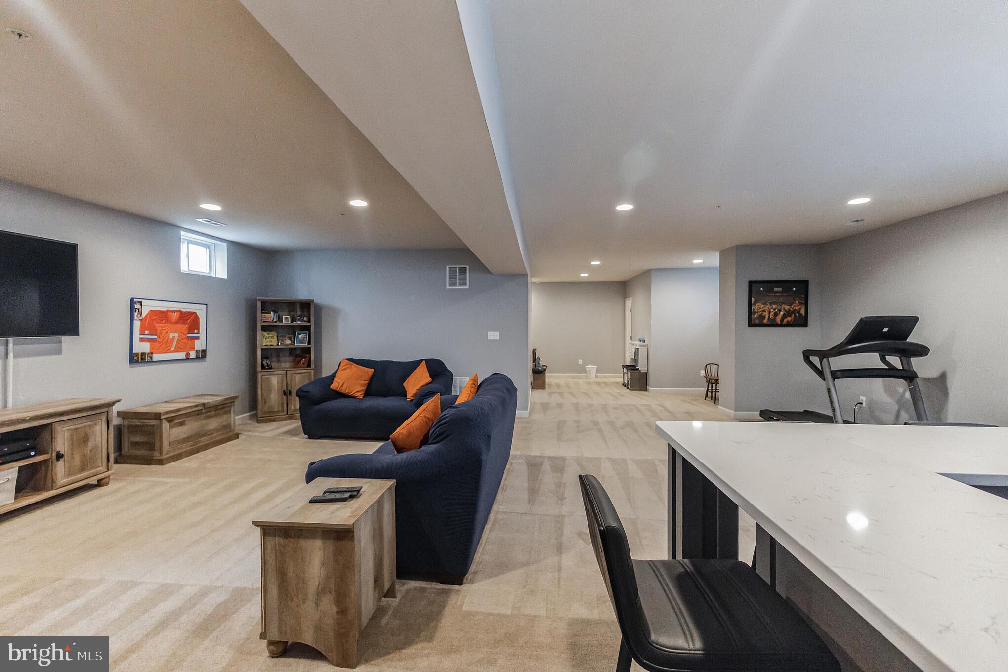 4347 LANDSDALE BOULEVARD