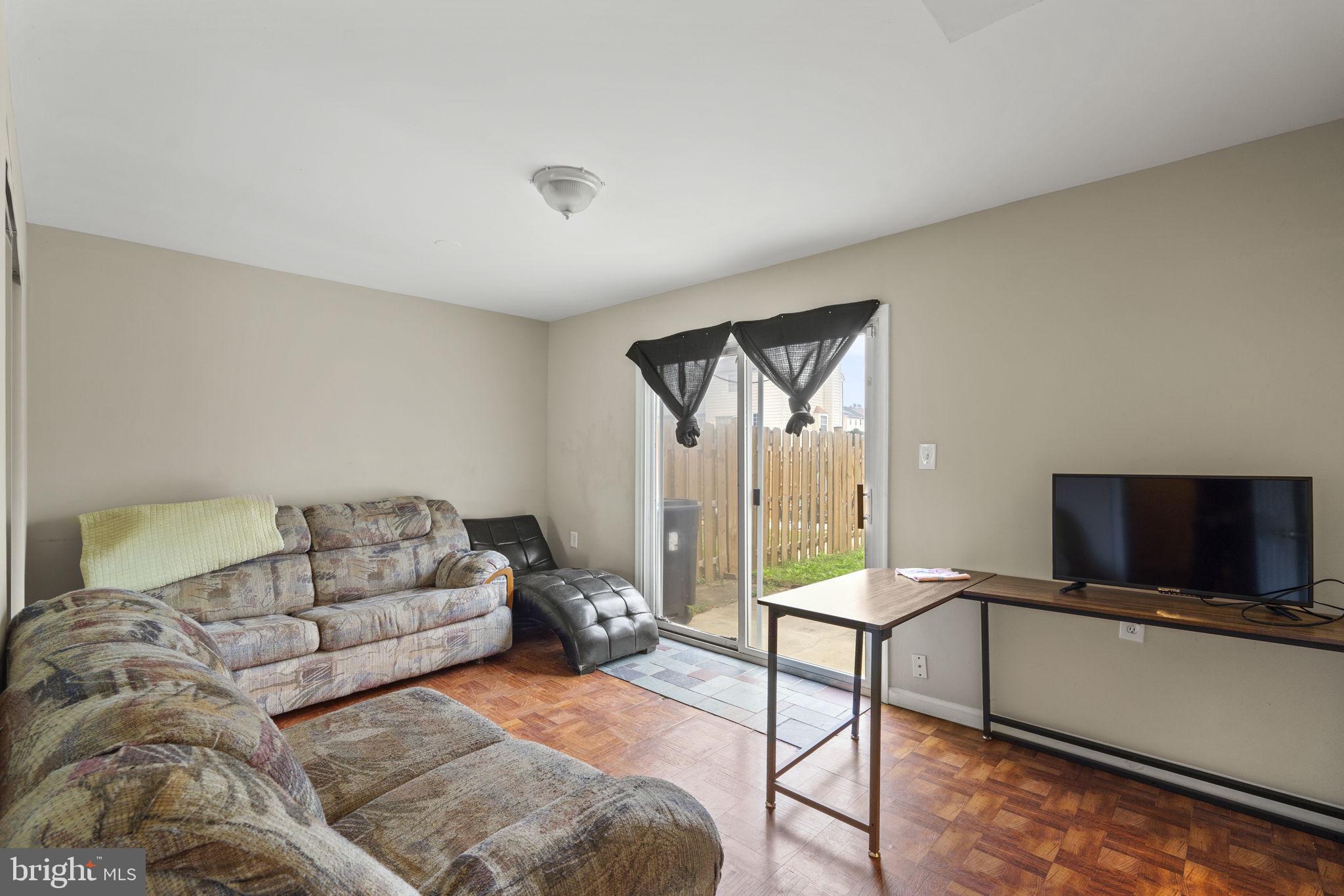 430 SHANNON COURT