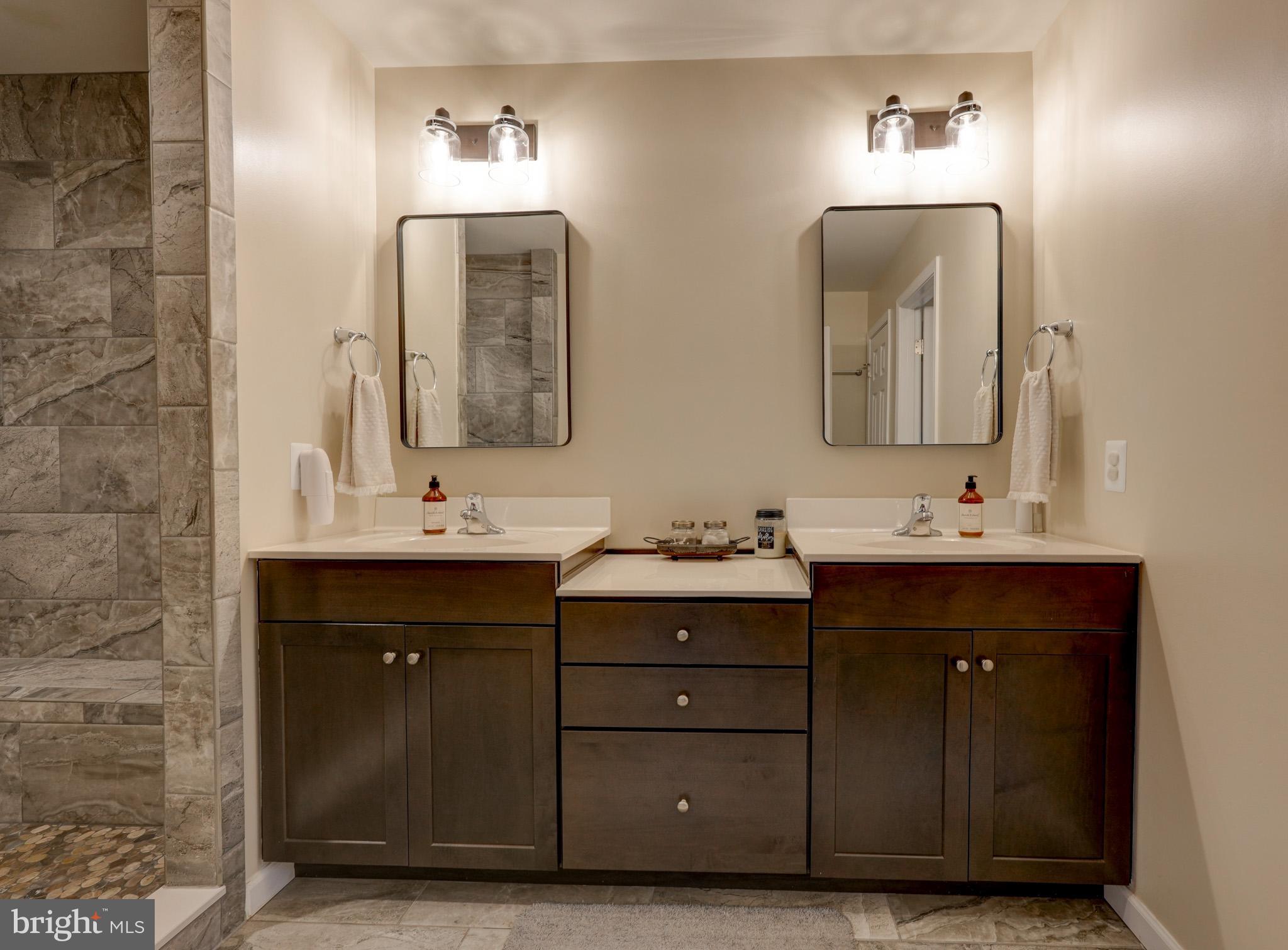 1309 PEDIGREE STREET