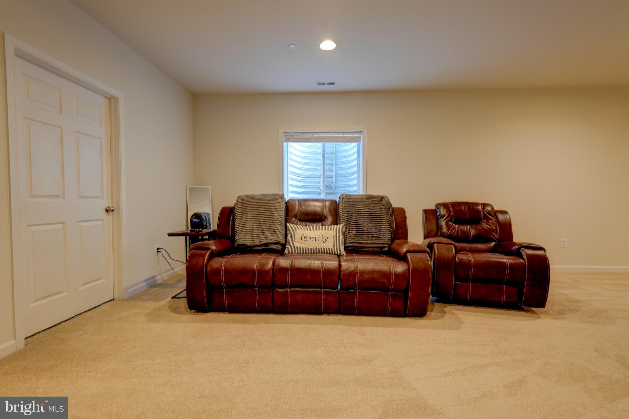 1309 PEDIGREE STREET