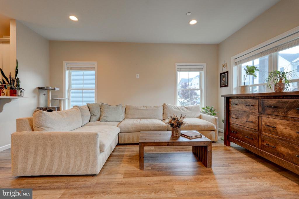 1309 PEDIGREE STREET