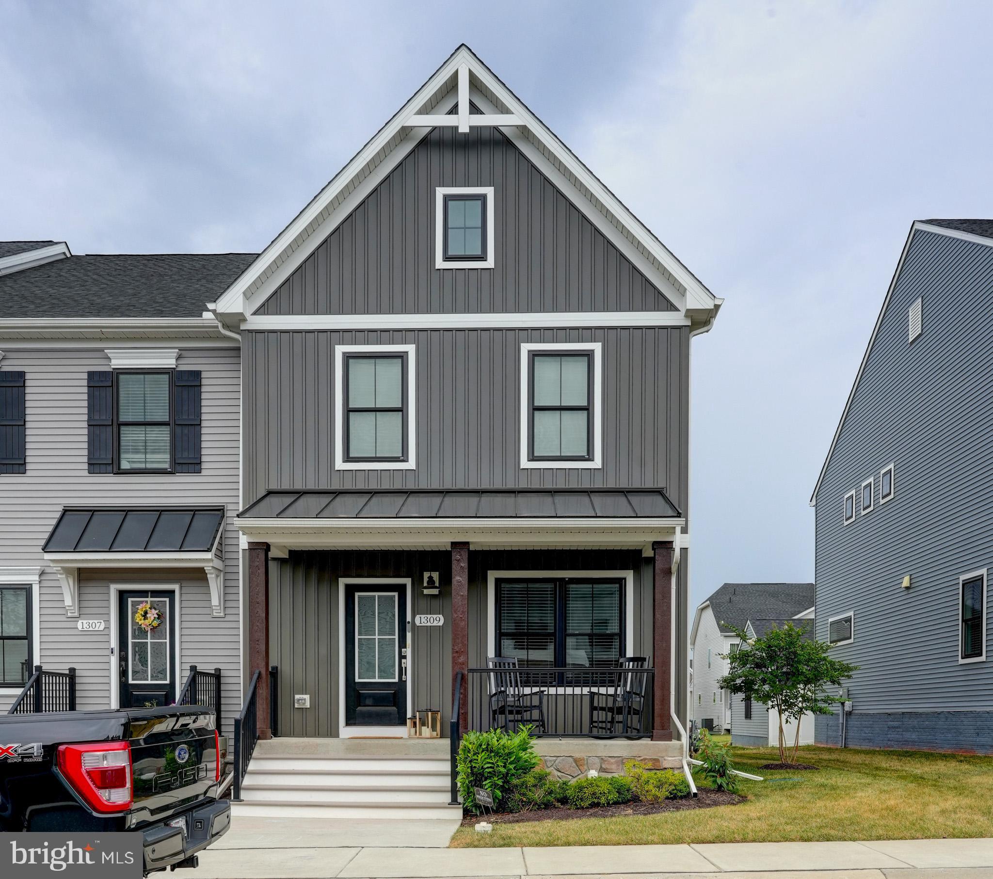 1309 PEDIGREE STREET