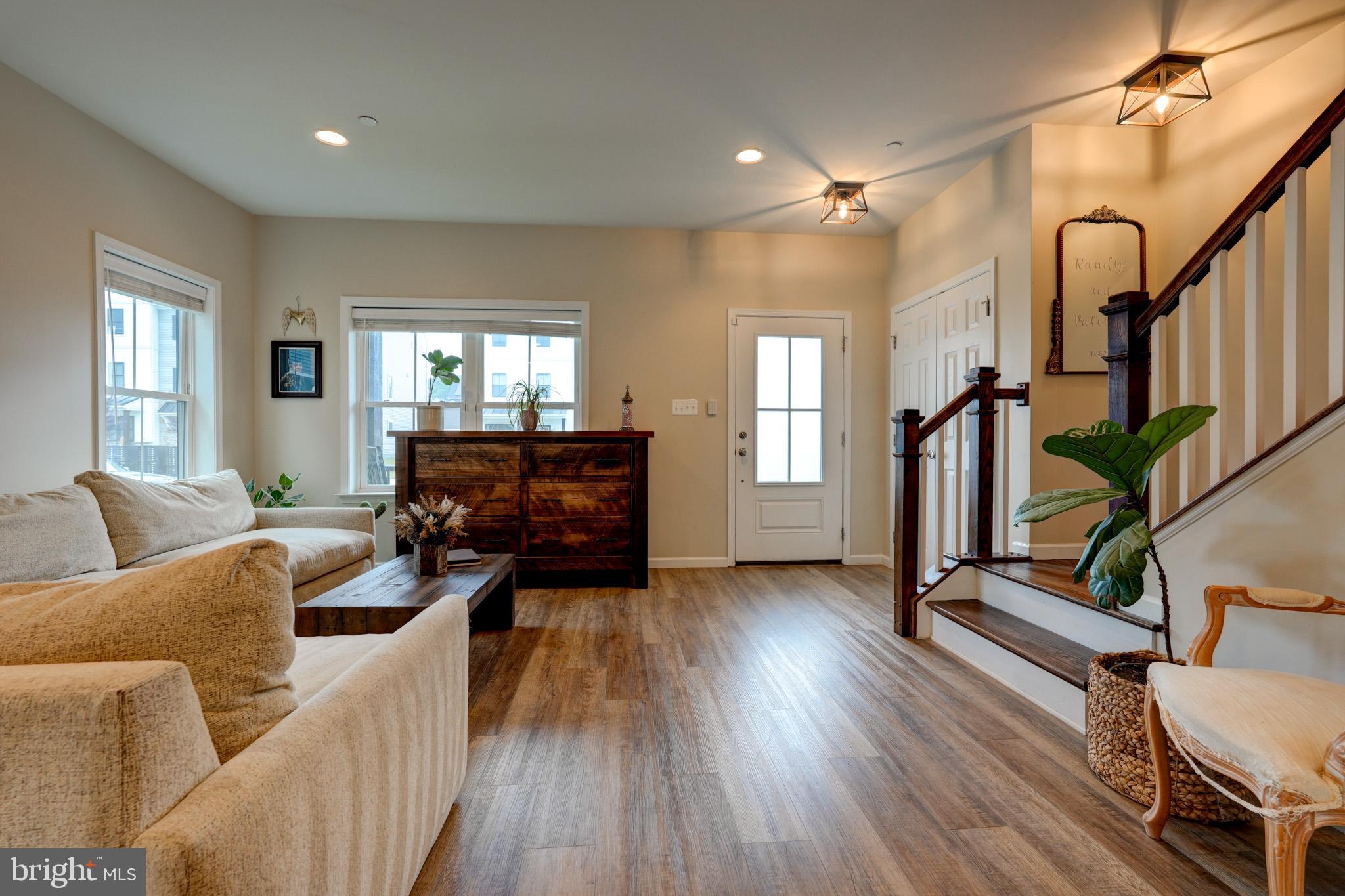 1309 PEDIGREE STREET