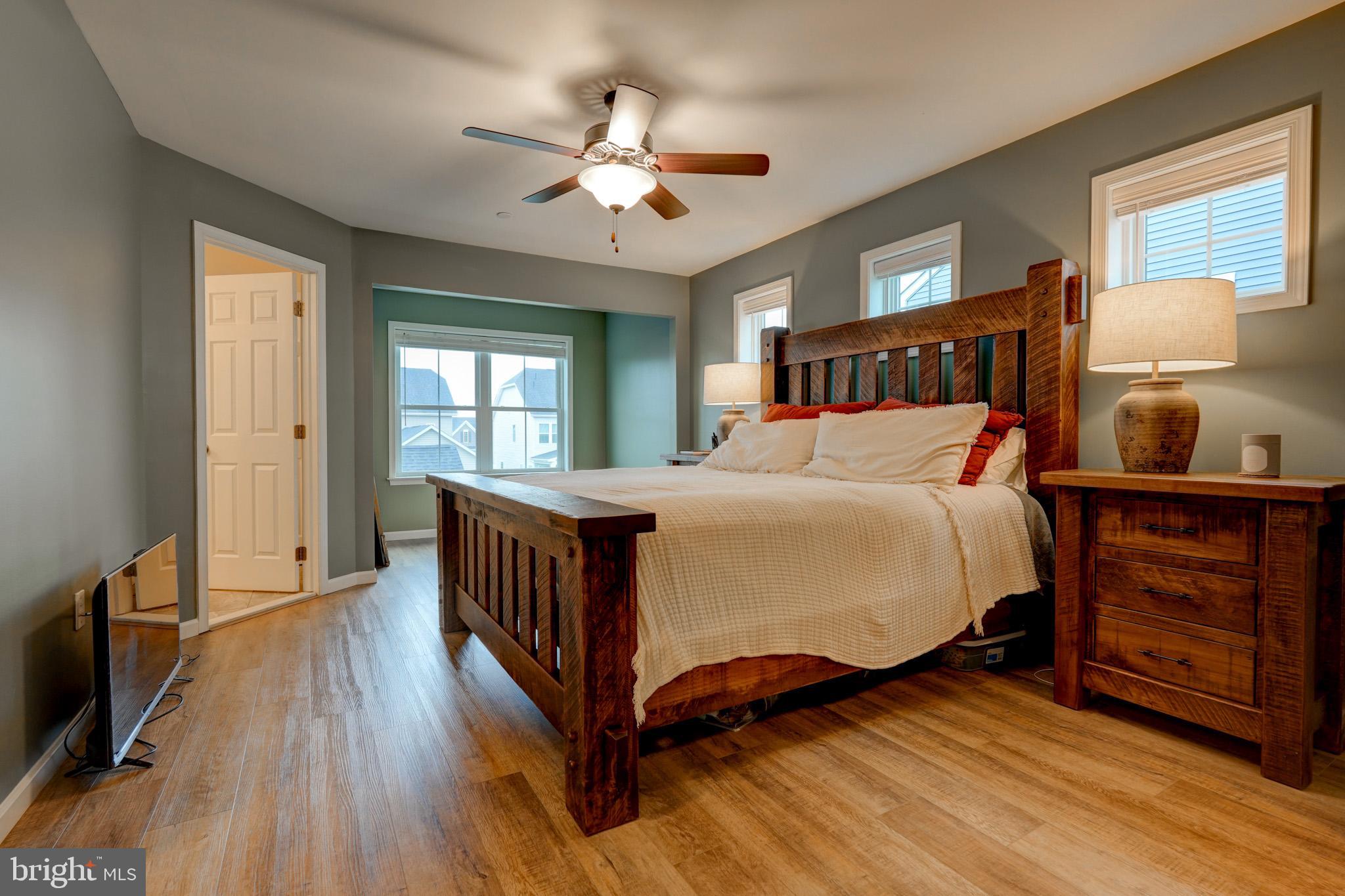 1309 PEDIGREE STREET