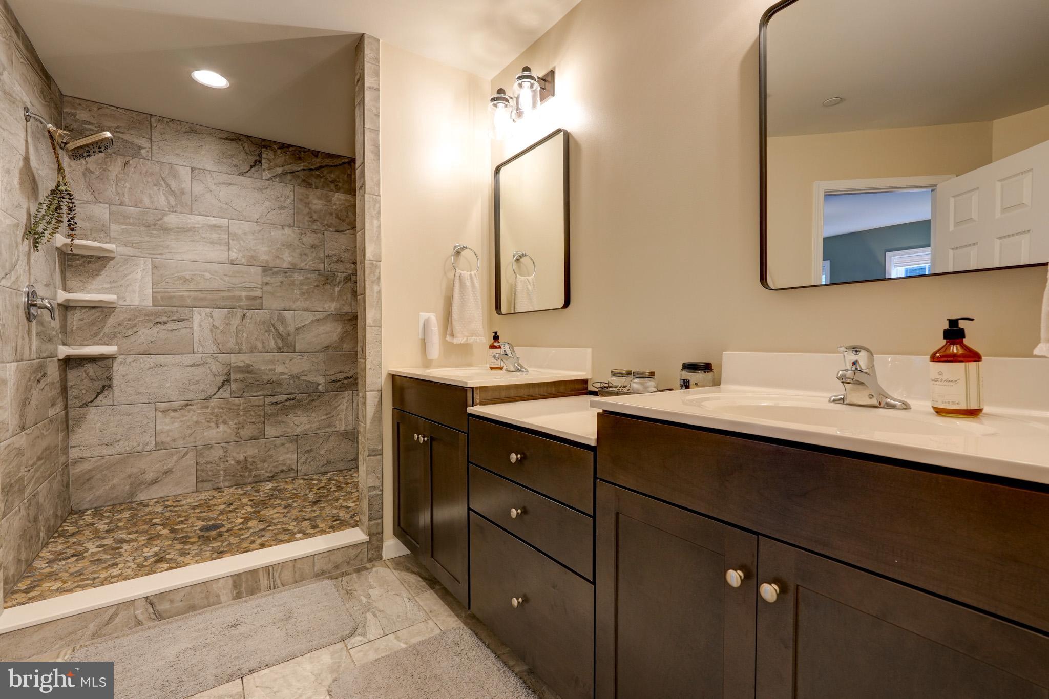 1309 PEDIGREE STREET