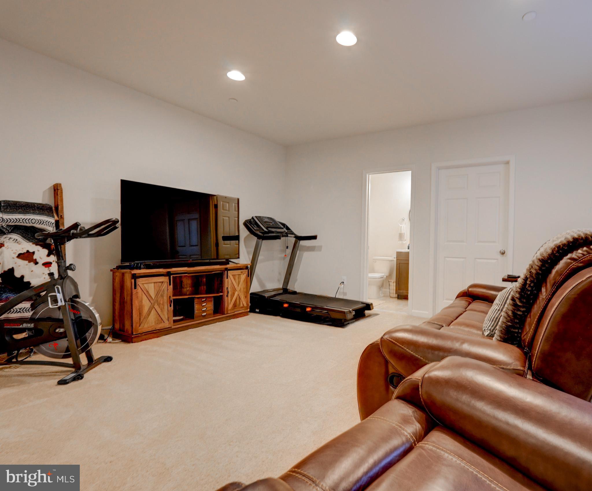 1309 PEDIGREE STREET