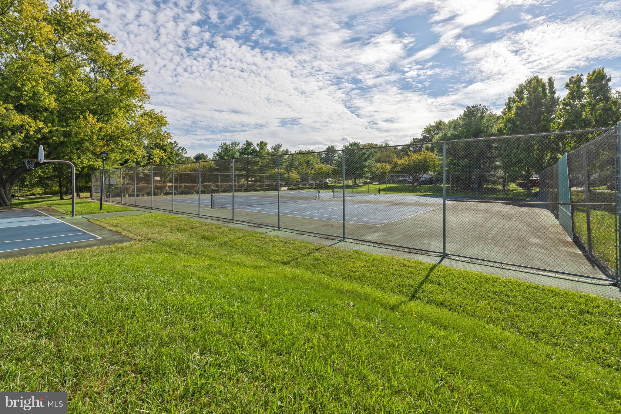 5563 SPONSELLER COURT