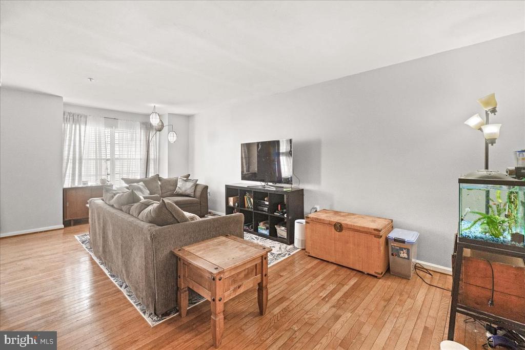 1324 HAMPSHIRE DRIVE 7B