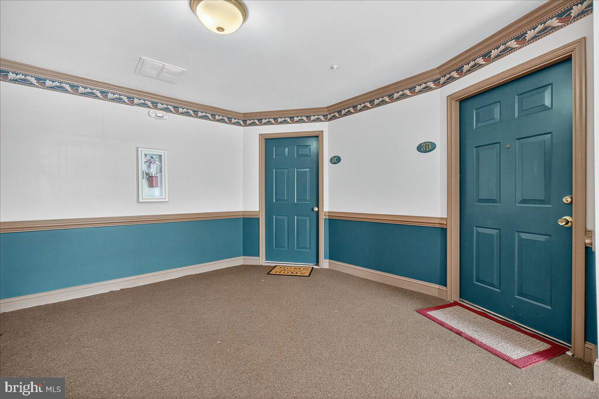 2404 ELLSWORTH WAY 3C