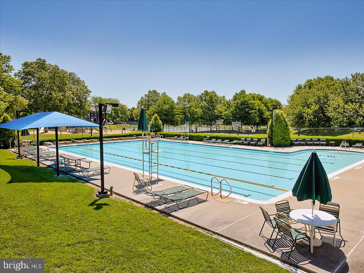 2404 ELLSWORTH WAY 3C