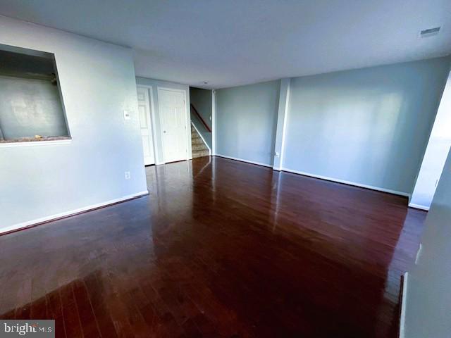 572 CASCADE WAY