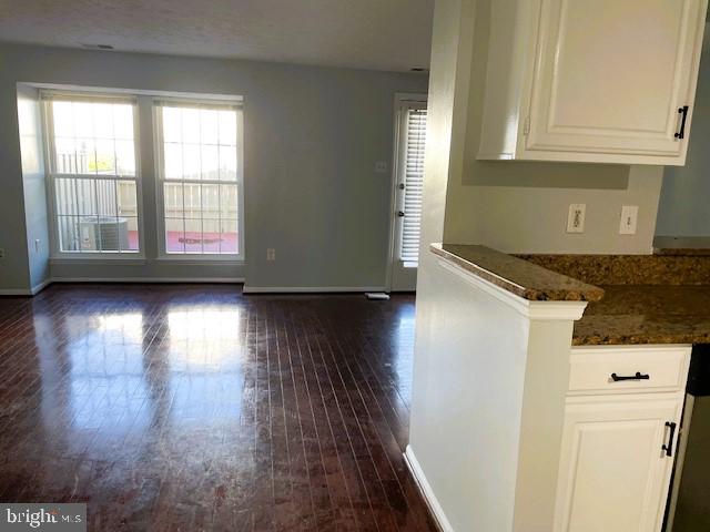 572 CASCADE WAY