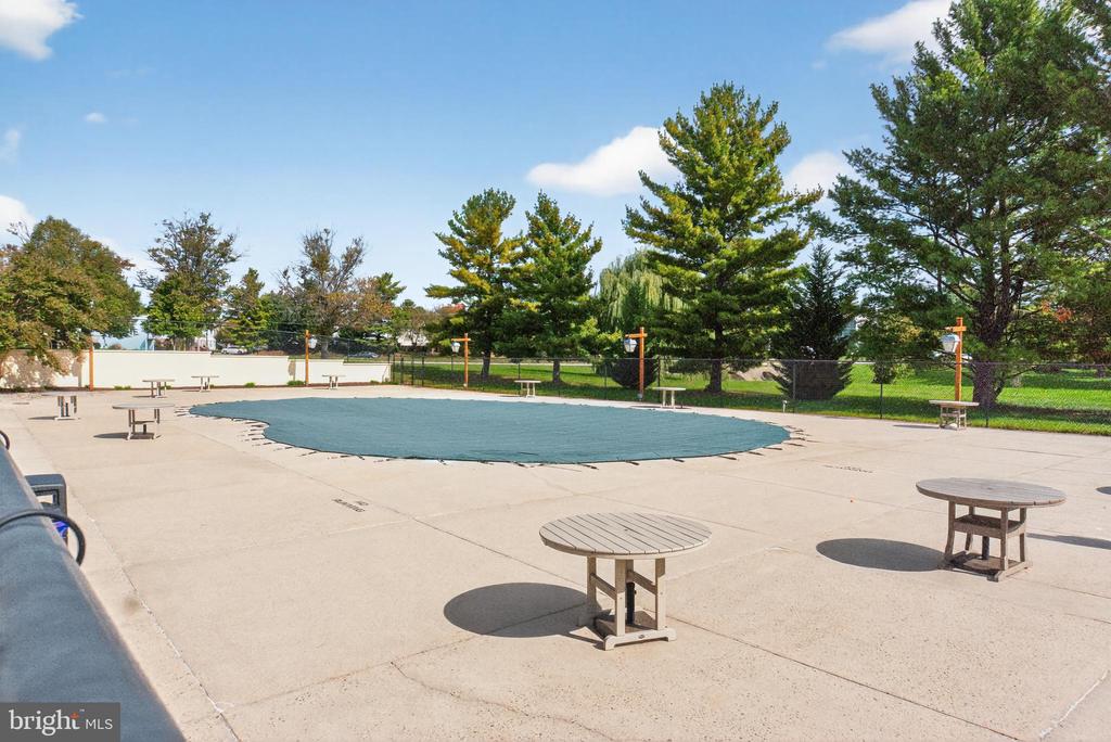 7043 BASSWOOD ROAD
